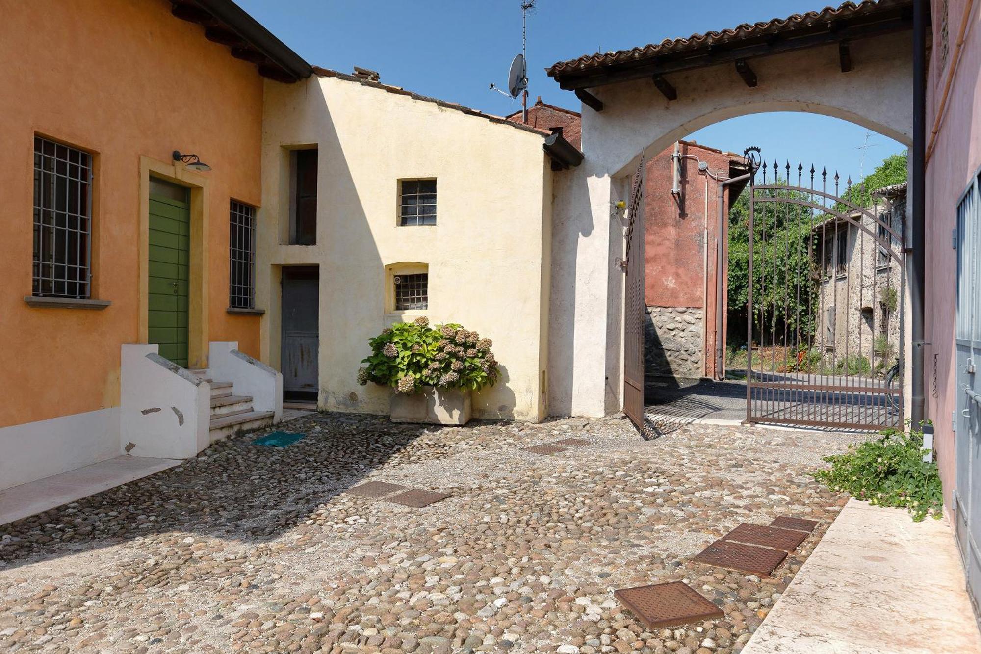 New Agriturismo Corte Olfino Monzambano Luaran gambar