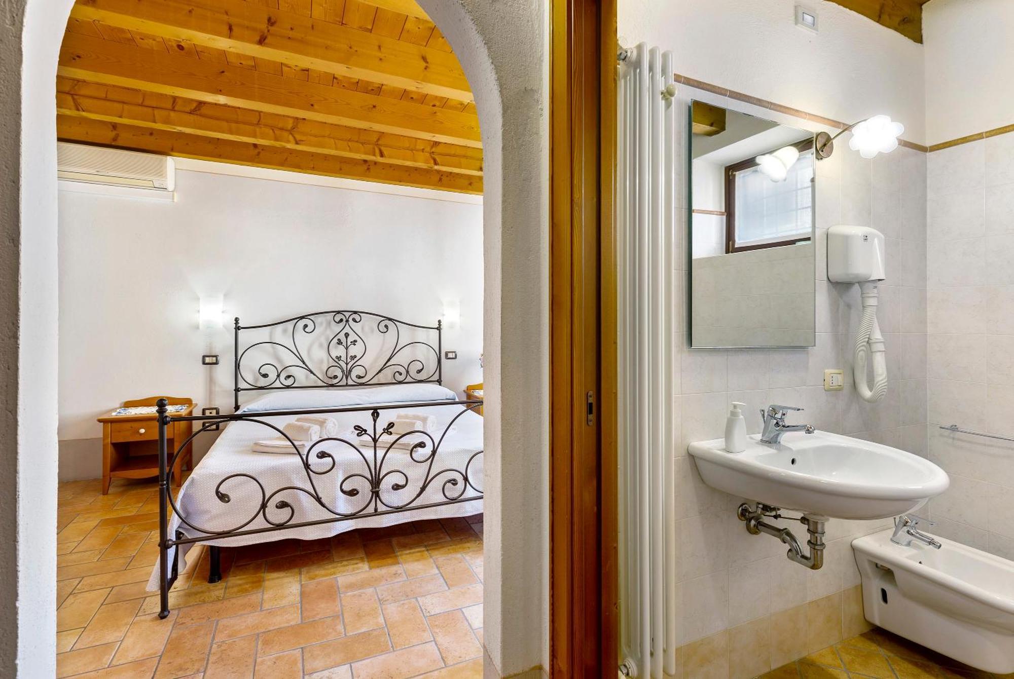 New Agriturismo Corte Olfino Monzambano Luaran gambar