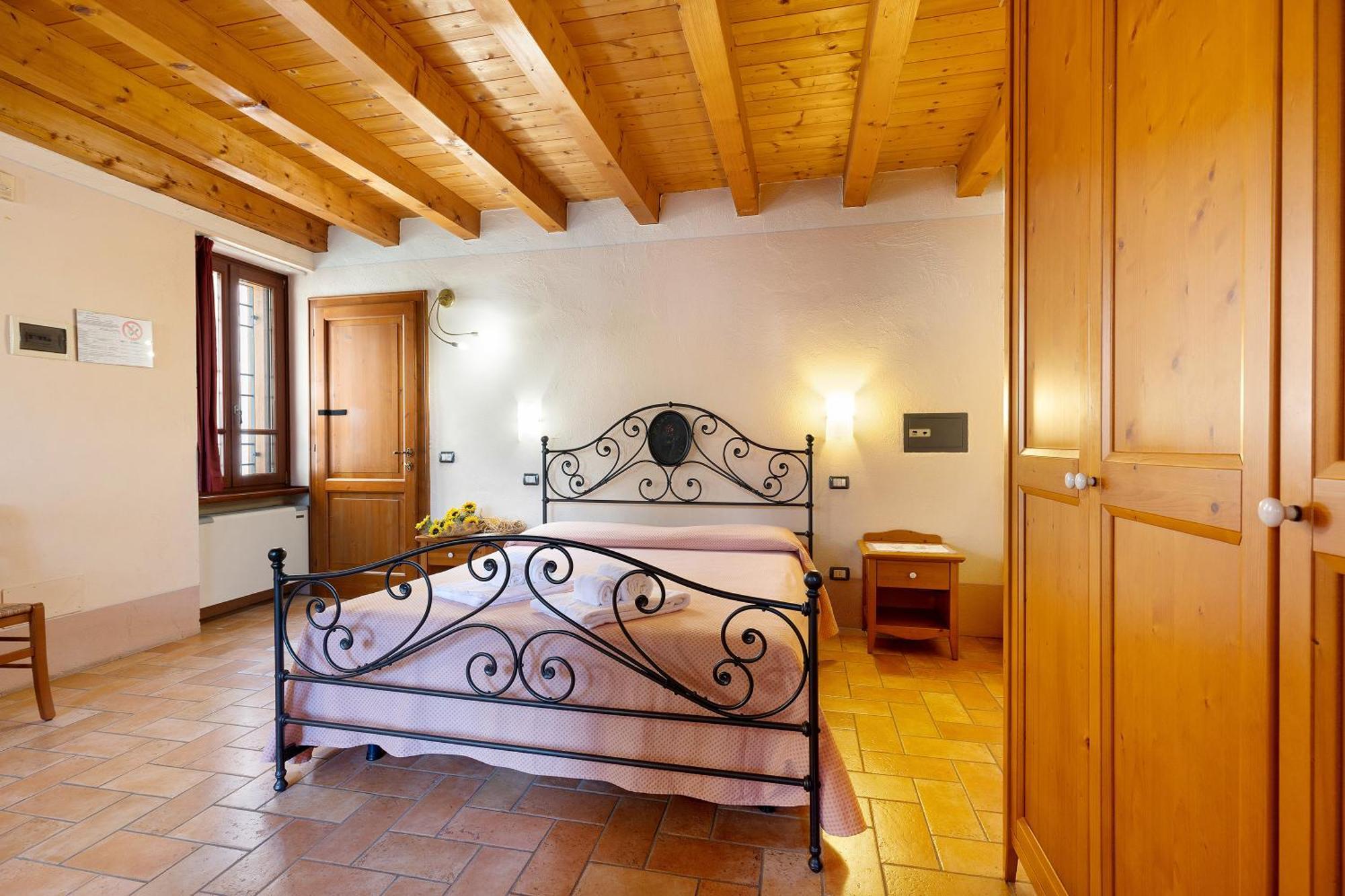 New Agriturismo Corte Olfino Monzambano Luaran gambar