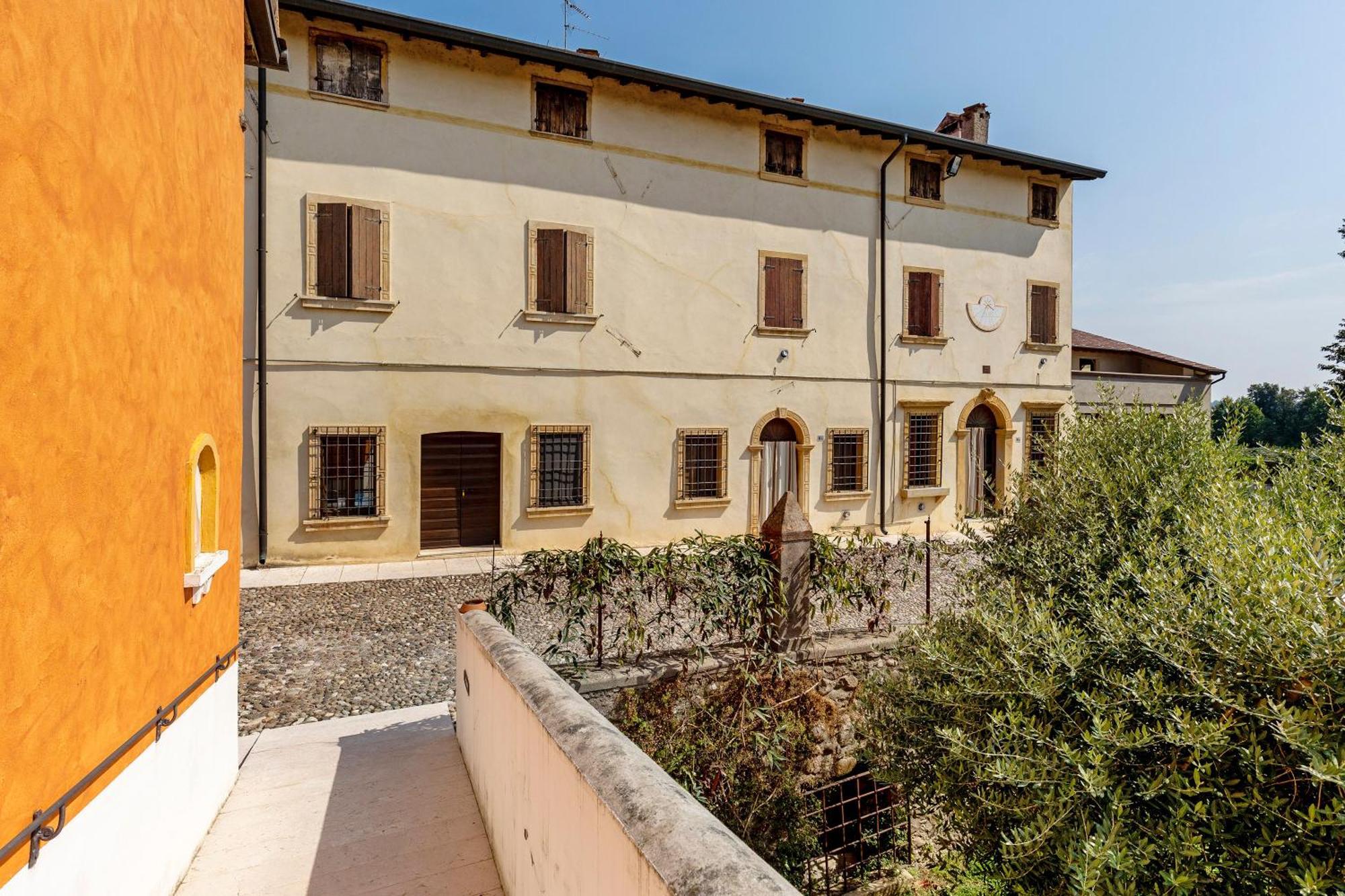 New Agriturismo Corte Olfino Monzambano Luaran gambar