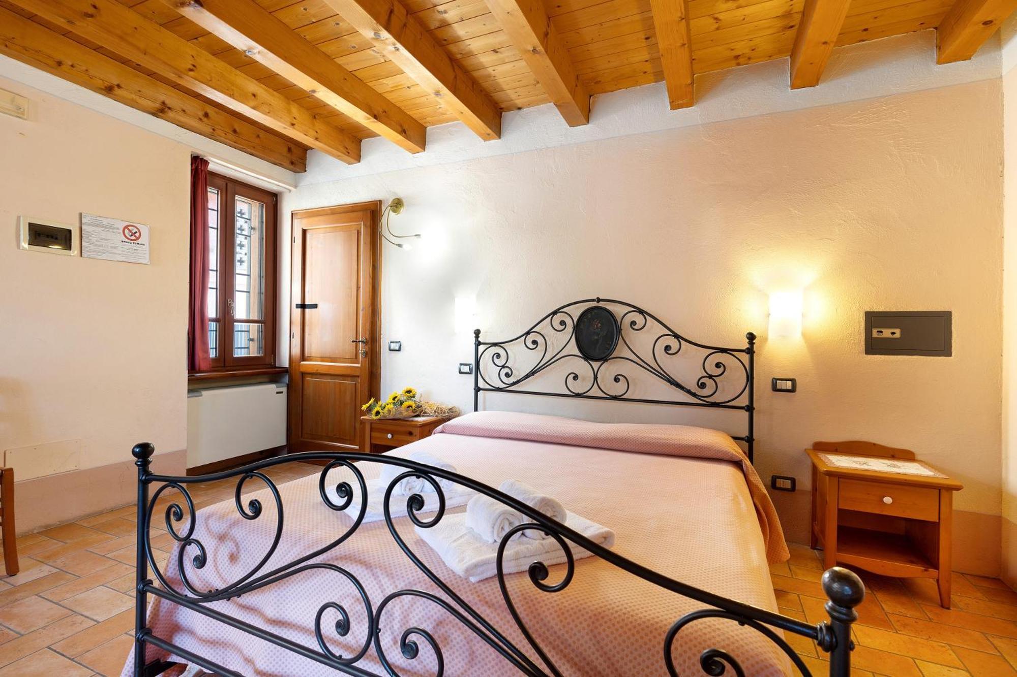 New Agriturismo Corte Olfino Monzambano Luaran gambar